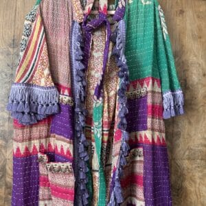 par-dessus Kantha Jess